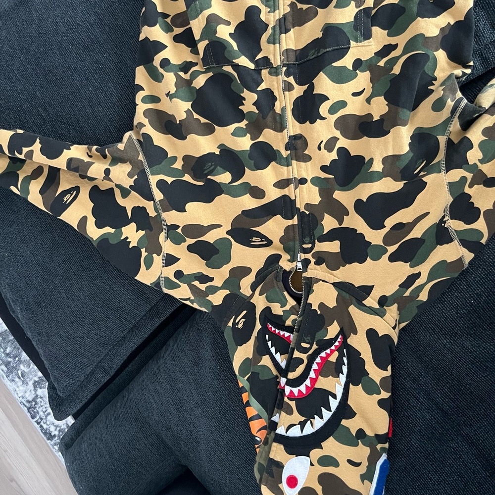 Camouflage Full-Zip Hoodie with Shark Design bape